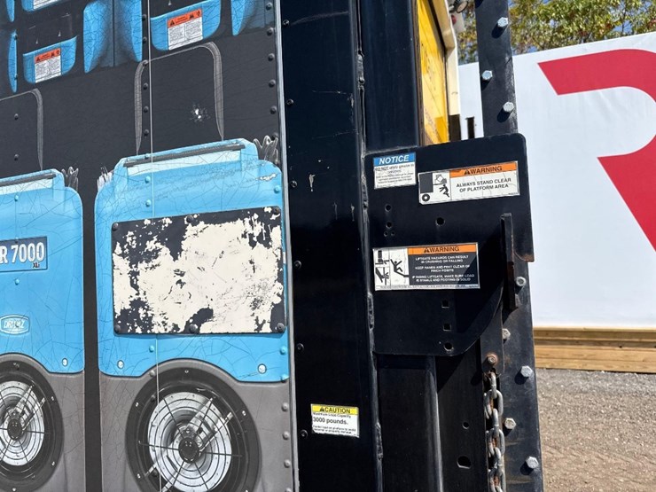 2016-izuzu-nprxd-s/a-box-truck-image-15