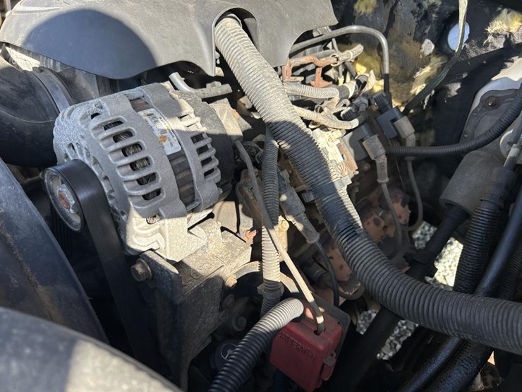 2005-gmc-2500-image-37