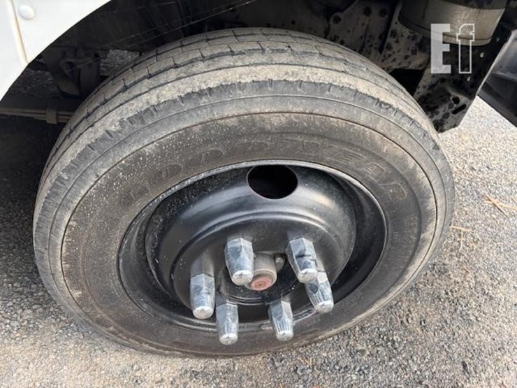 2012-freightliner-mt45-image-20