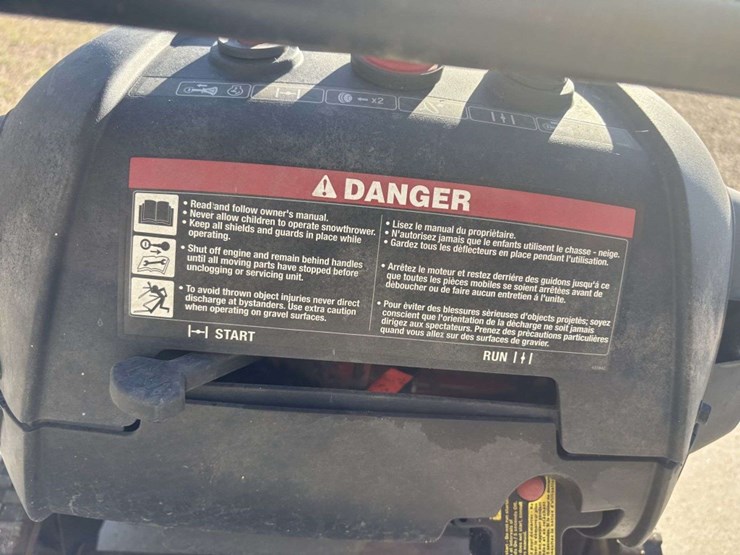 poulan-pro-prg21es-21”-walk-behind-snow-thrower,-electric-start,-*needs-tune-up-image-9