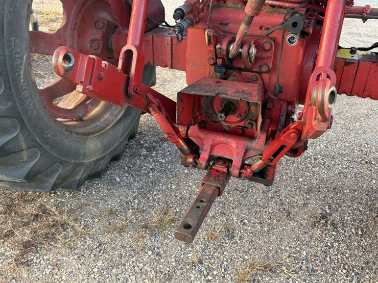 1971-farmall-656-hydro-diesel-tractor,-fenders,-wf,-540-pto,-3pt,-2-hyd,-16.9-38-rears,-7.50-16-fron-image-10