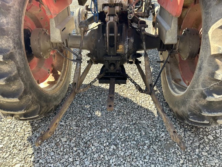 massey-ferguson-165-image-25