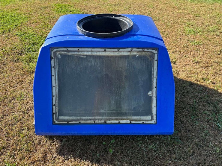 42-gallon-solar-heated-livestock-water-tank-image-3