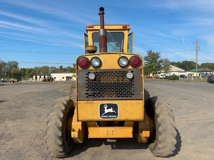 1982-deere-670a-image-5