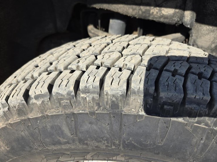 2015-chevrolet-3500-image-66