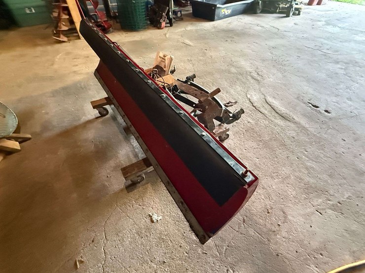 snobear-snowplow,-7’-wide-blade,-manual-swing-adjustment,-electric-winch-for-up-and-down,-was-mounte-image-4