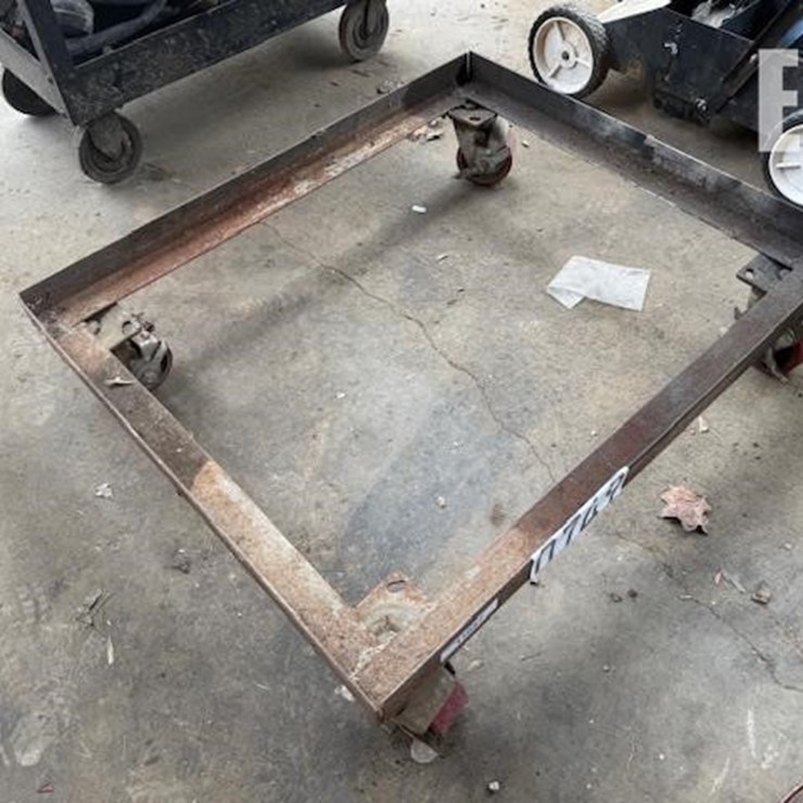 3'X3' METAL CART W/ WHEELS