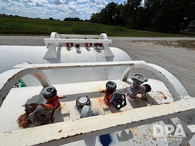 double-nh3-nurse-tanks-(gp11433,-unit-31558,-tank-w103)-image-24