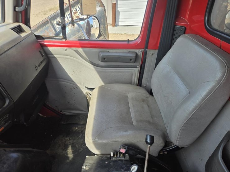#1243-•-2002-international-6x4-dump-truck-image-48