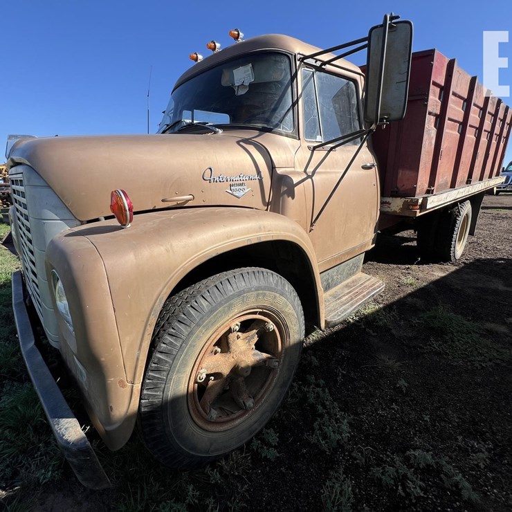 1966 INTERNATIONAL GRAIN TRUCK