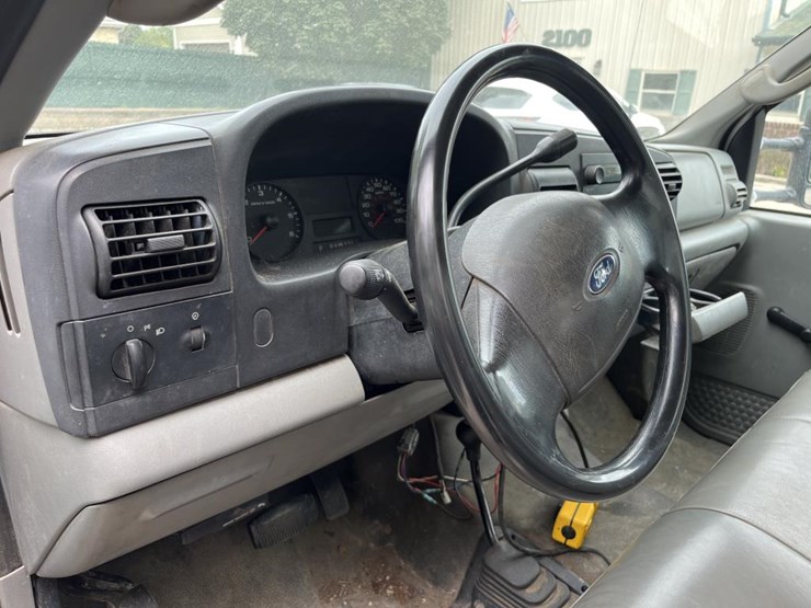 2005-ford-f350-image-22