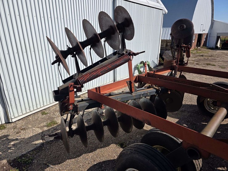 ih-470-tandem-disk,-manual-fold-wings,-9.5l-14-tires-on-6-bolt-rims,-hydraulic-lift,-rear-hitch,-dis-image-8