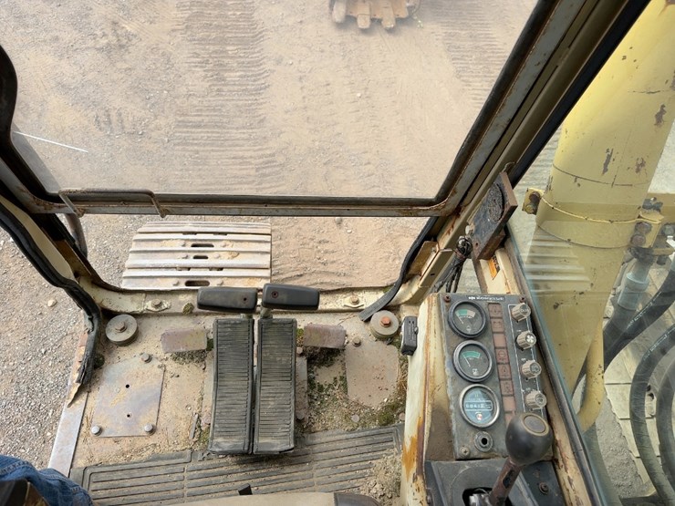 komatsu-pc300-3-image-37