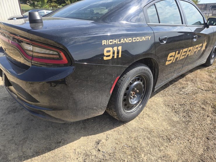 #1235-•-2019-dodge-charger-awd-car-image-10