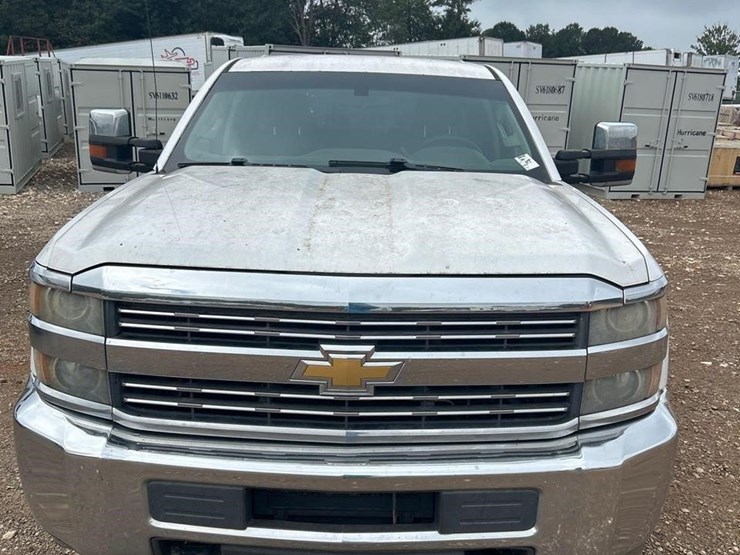 2015-chevrolet-silverado-2500-image-6