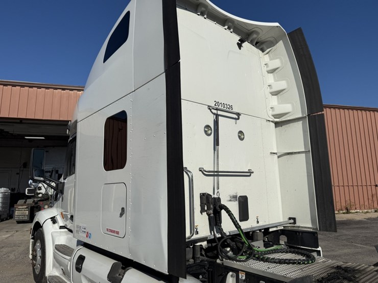 2020-peterbilt-579-image-26