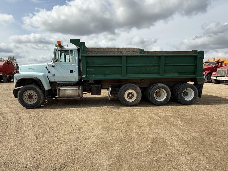 1995-ford-l9000-image-1