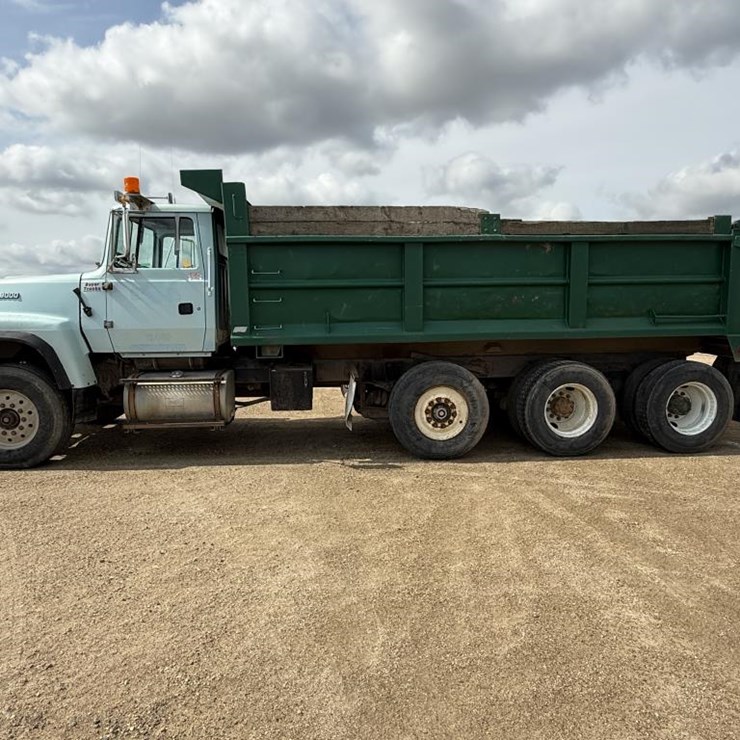 1995 FORD L9000