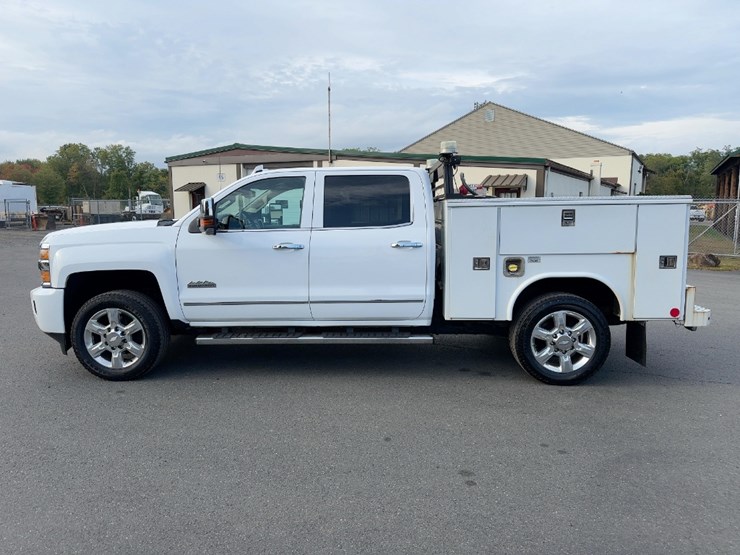 2015-chevrolet-silverado-image-2