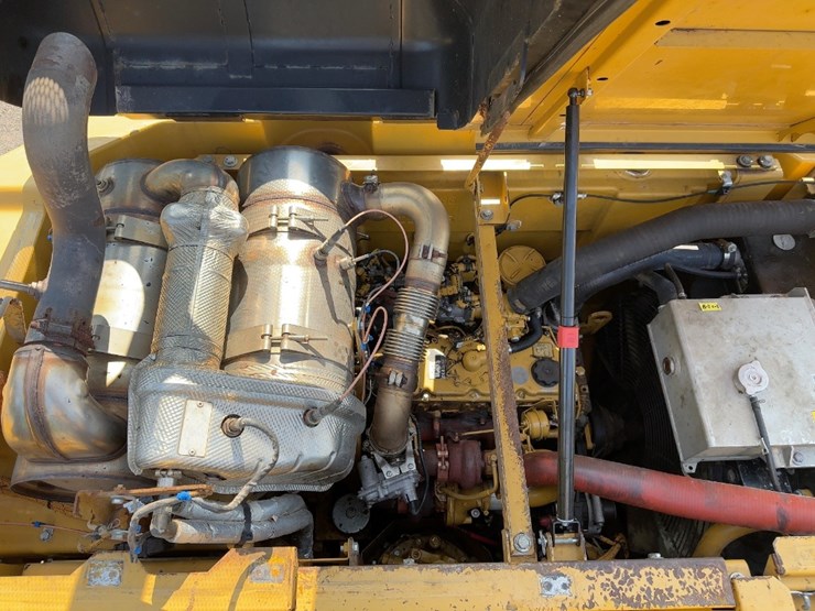 2016-caterpillar-325flcr-hydraulic-excavator-image-33