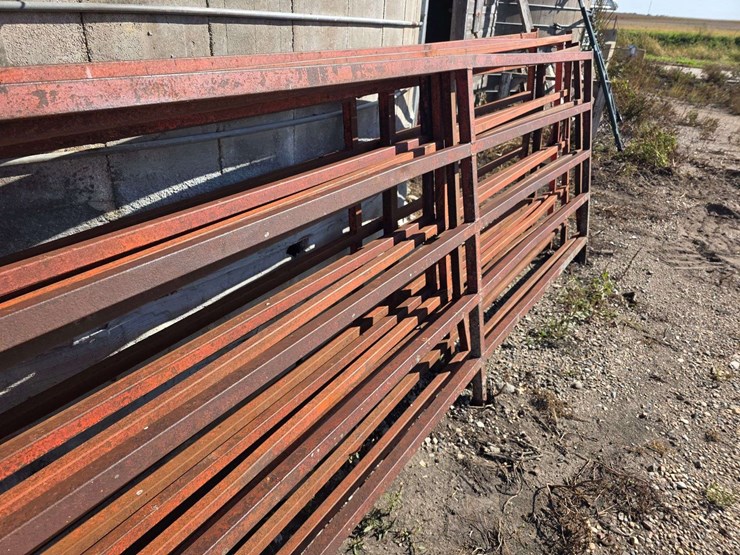 (6)-16’-–-5-bar-gates,-custom-made-with-1-½”-and-1-¼”-tubing-*seller-is-going-south,-item-needs-to-b-image-5