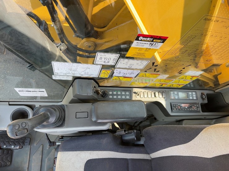 2016-caterpillar-325flcr-hydraulic-excavator-image-36