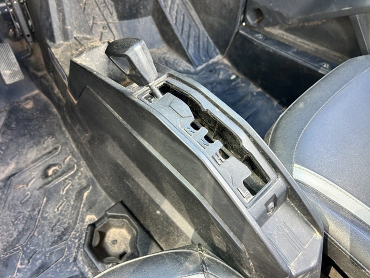 #1400-•-2023-can-am-commander-1000r-xt-image-41