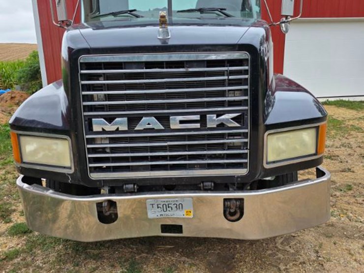 2001-mack-ch613-image-7
