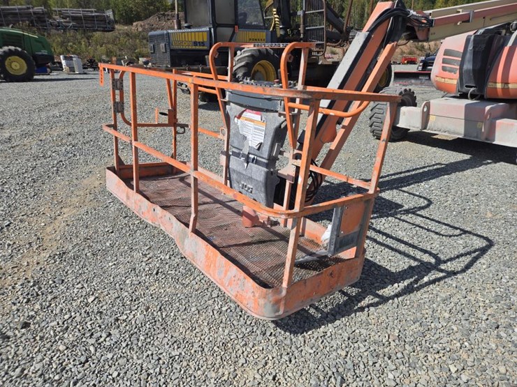 2015-jlg-600aj-image-9