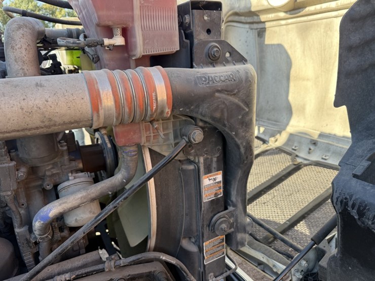 2020-peterbilt-579-image-17