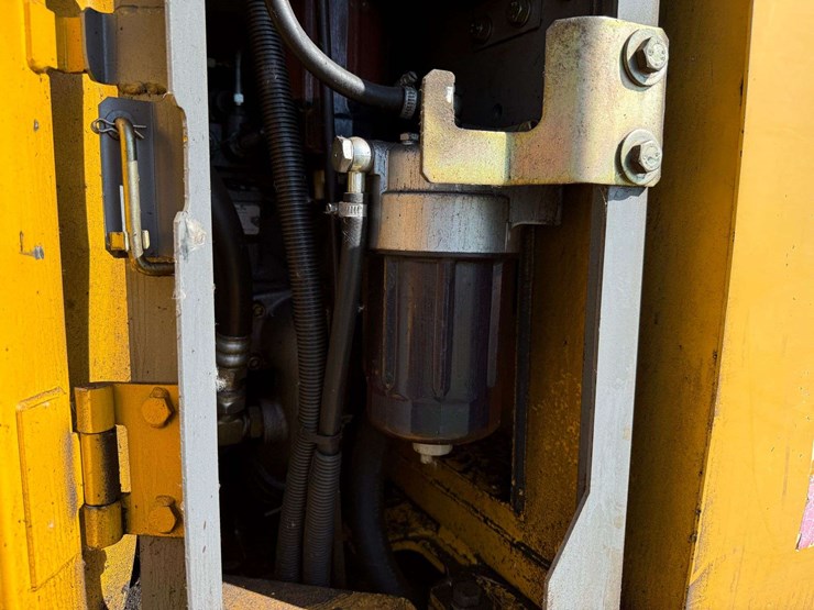 deere-225d-lc-image-40