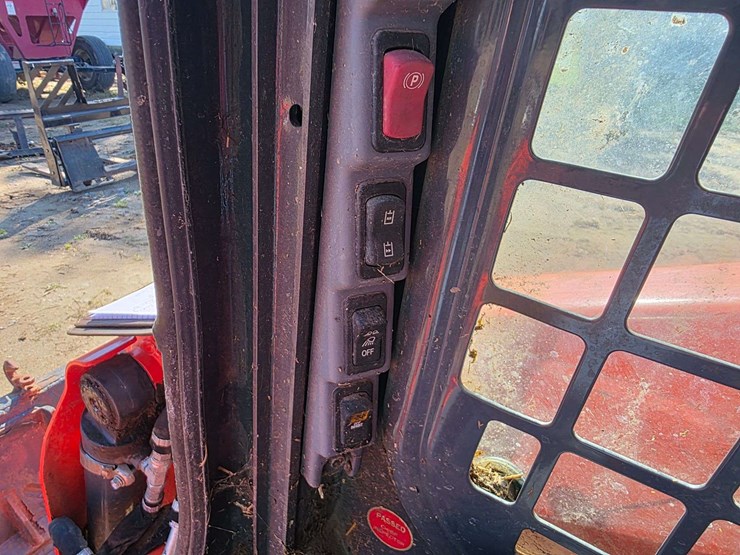 2019-kubota-ssv75-image-50