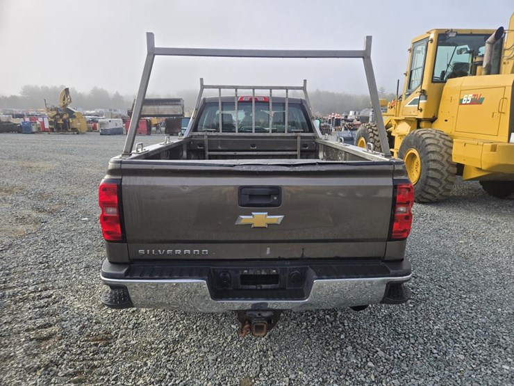 2015-chevrolet-2500-image-18