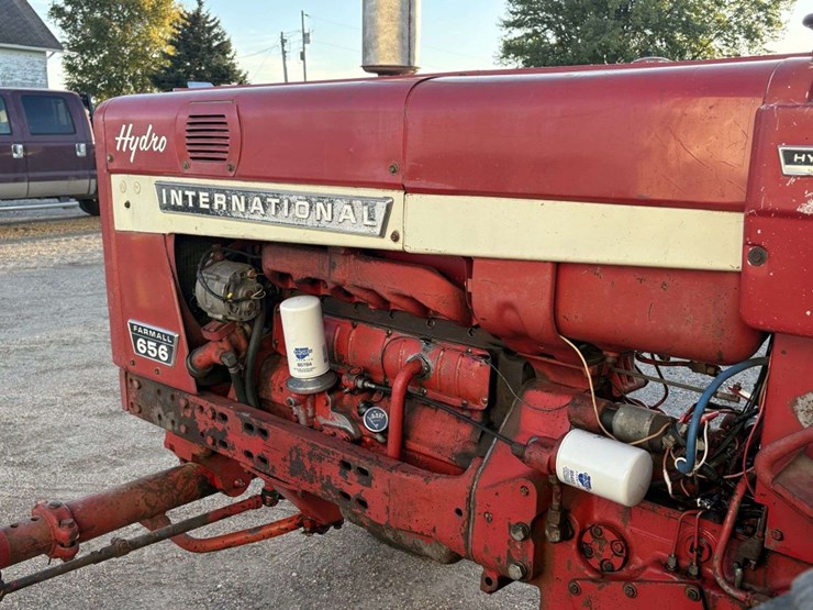 1971-farmall-656-hydro-diesel-tractor,-fenders,-wf,-540-pto,-3pt,-2-hyd,-16.9-38-rears,-7.50-16-fron-image-13