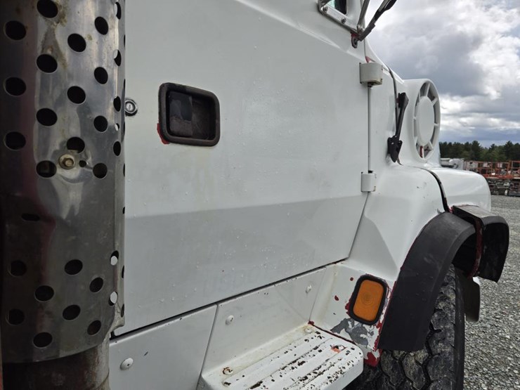 1995-ford-l9000-image-20
