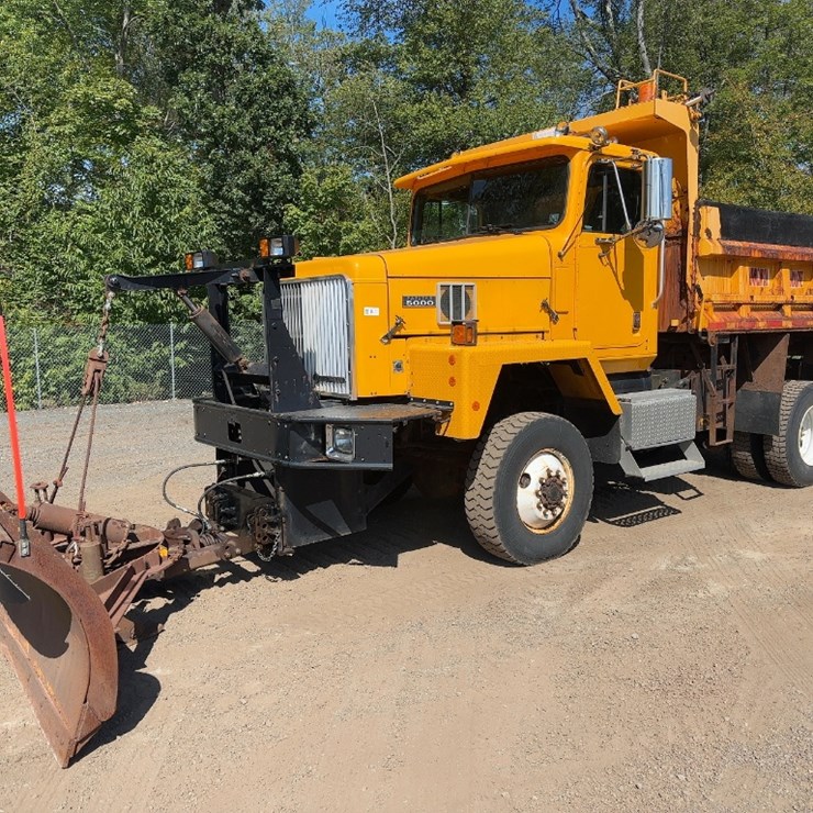 2000 INTERNATIONAL 1100