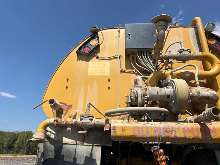 2005-caterpillar-740-image-22