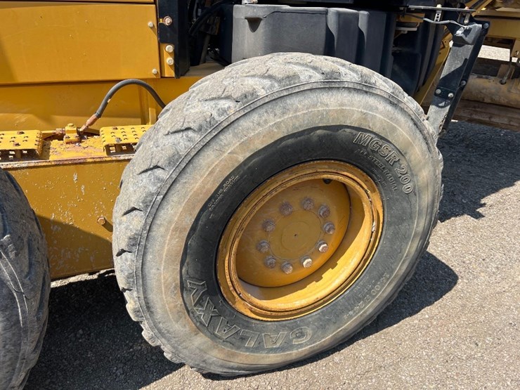 caterpillar-140m2-image-22