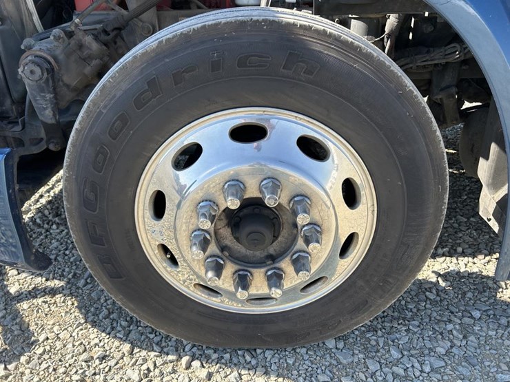 2019-peterbilt-579-image-71