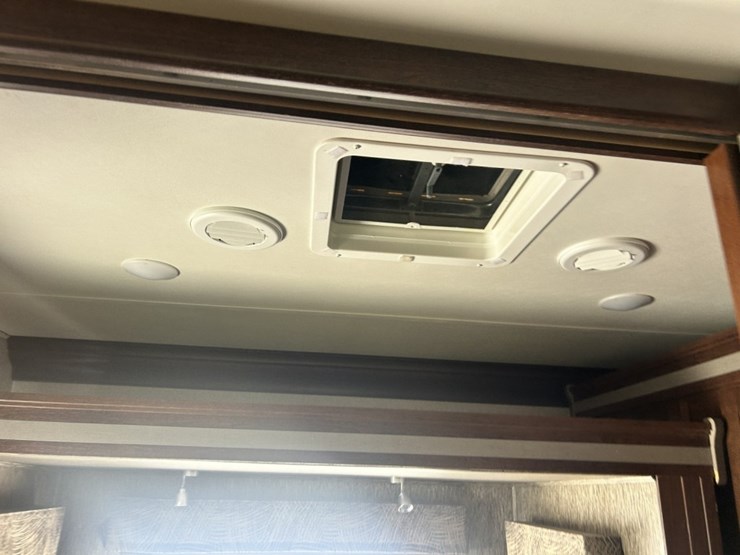 2017-ford-e450-image-68