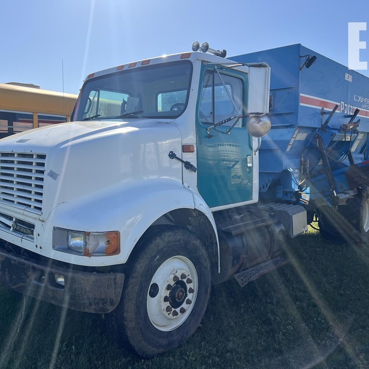 1995 INTERNATIONAL 8100