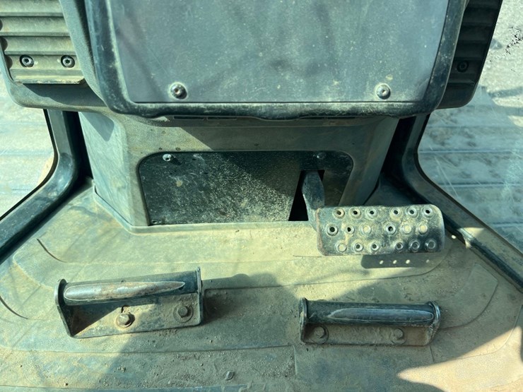 2019-caterpillar-d6k2-lgp-image-33