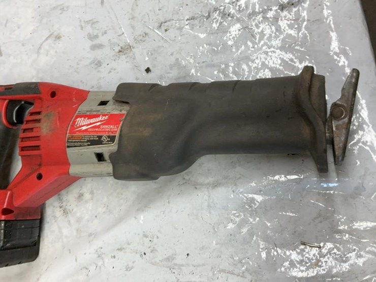 #102-•-milwaukee-sawzall-reciprocating-saw-image-5