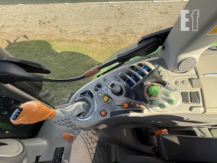 deutz-faur-w/-loader-image-18