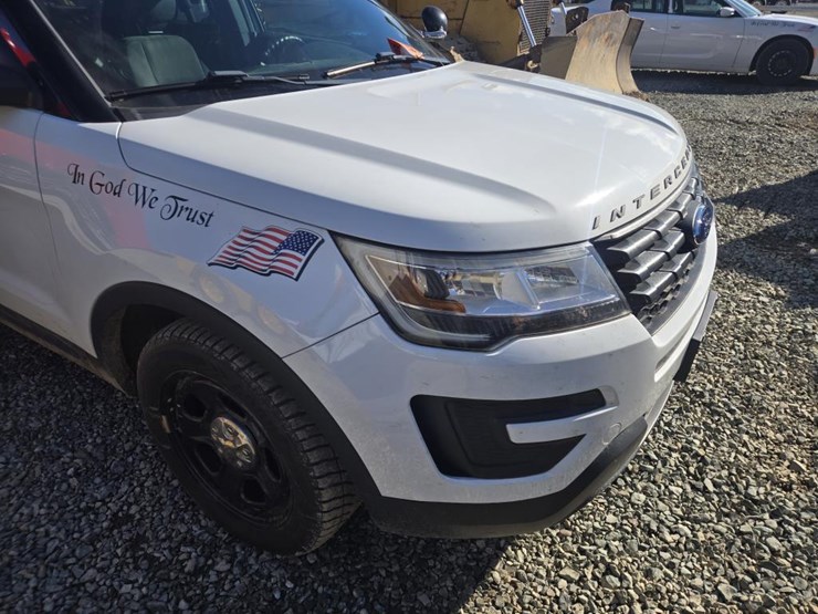 2018-ford-explorer-image-10