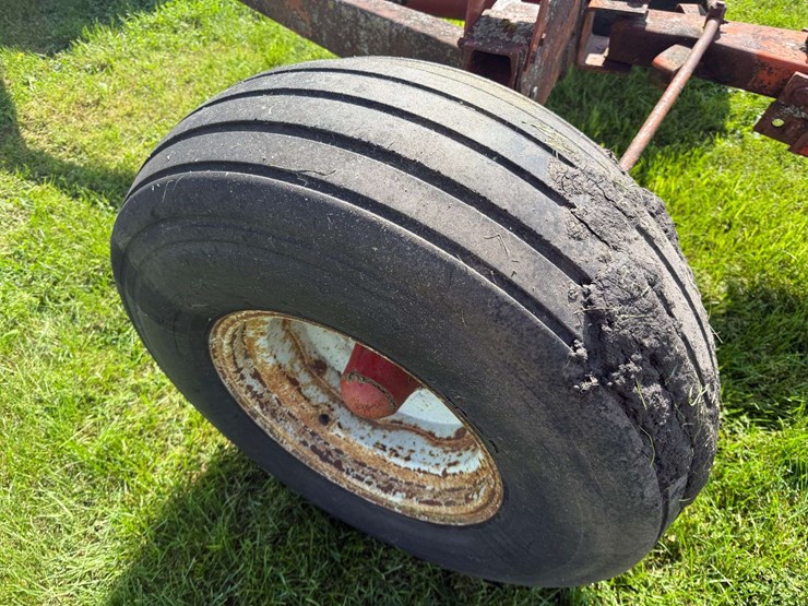 electric-tandem-silage-wagon-running-gear-image-9