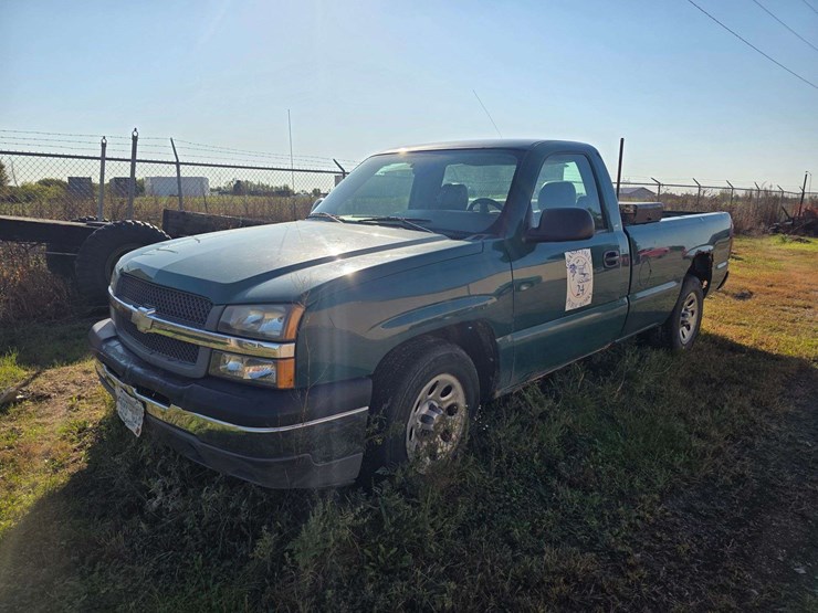 2005-chevrolet-1500-image-23