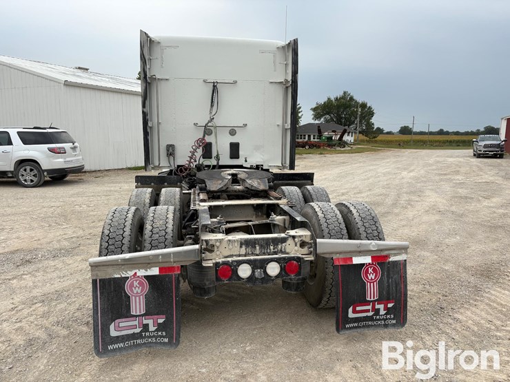 2021-kenworth-t680-image-6