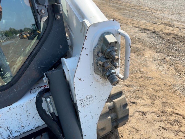 2019-bobcat-t590-image-11