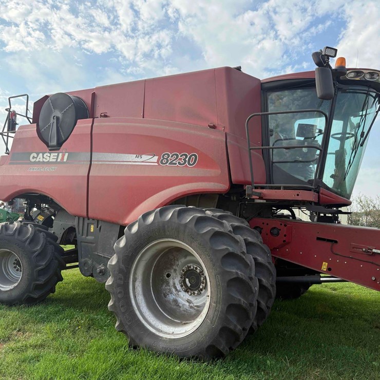 Case 8230 Combine